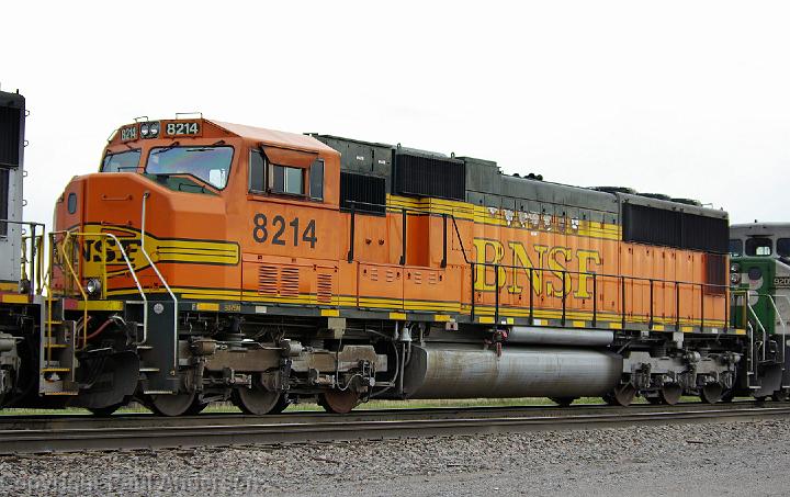 BNSF 8214 - SD75M.jpg